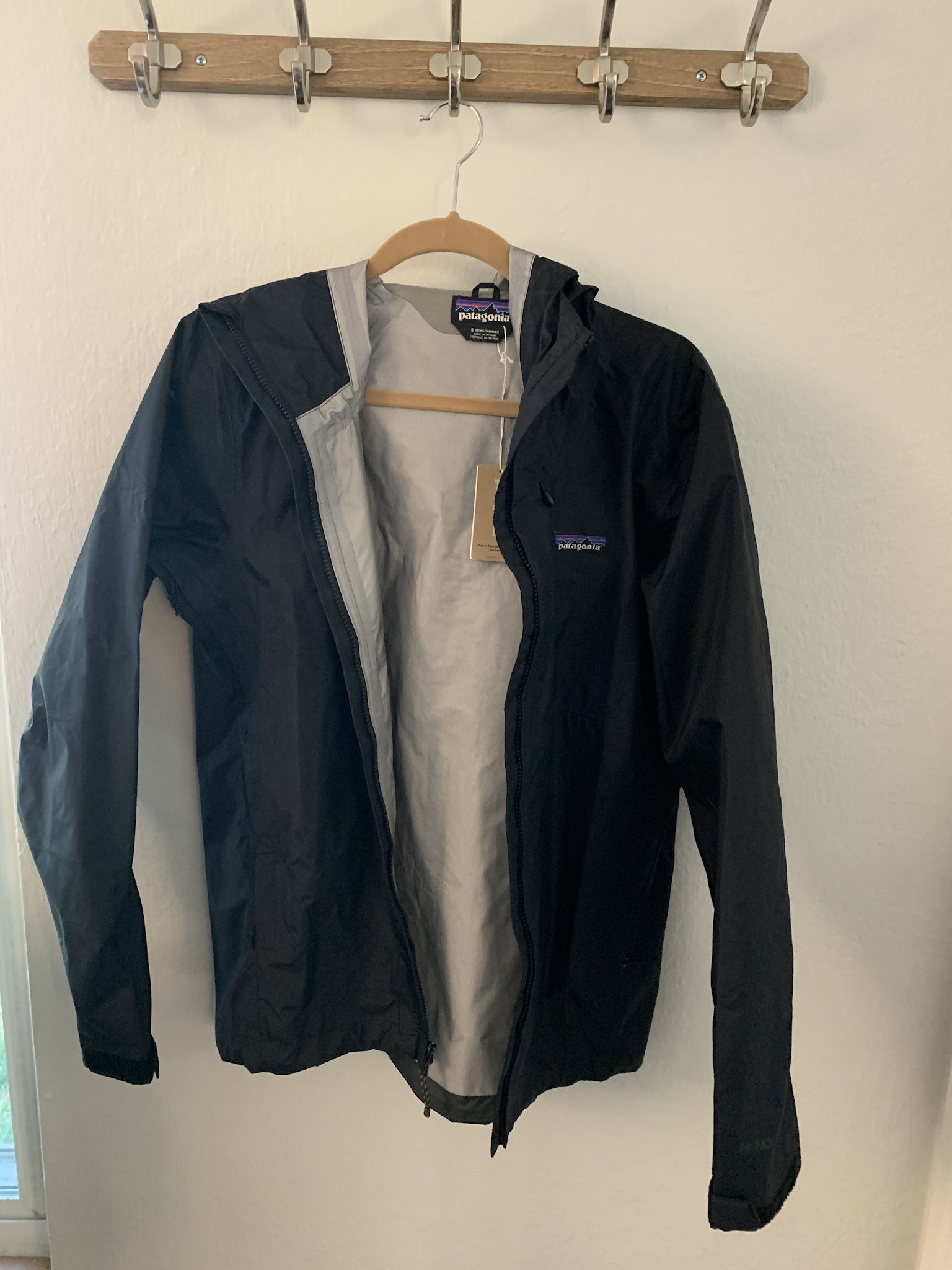 Brand New Patagonia Men’s Rain Jacket