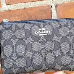 Couch Wristlet is  Thumbnail