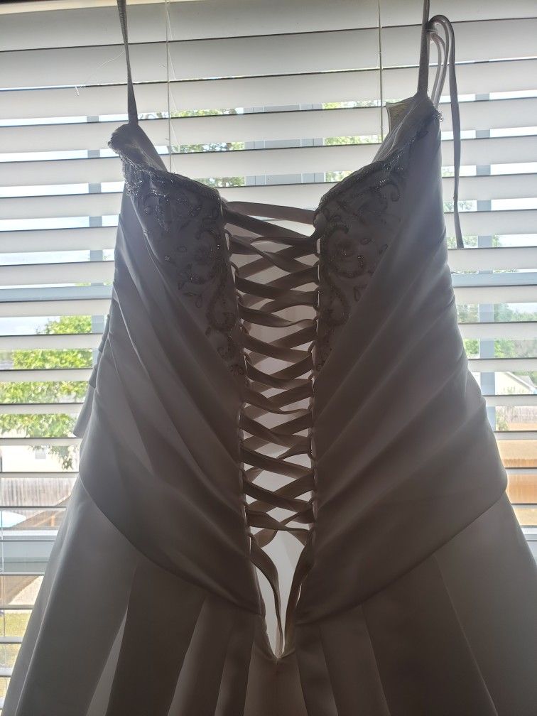 Brand New Wedding Dress Size 16
