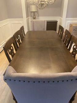 Dining Room Set Excellent Condition  Thumbnail