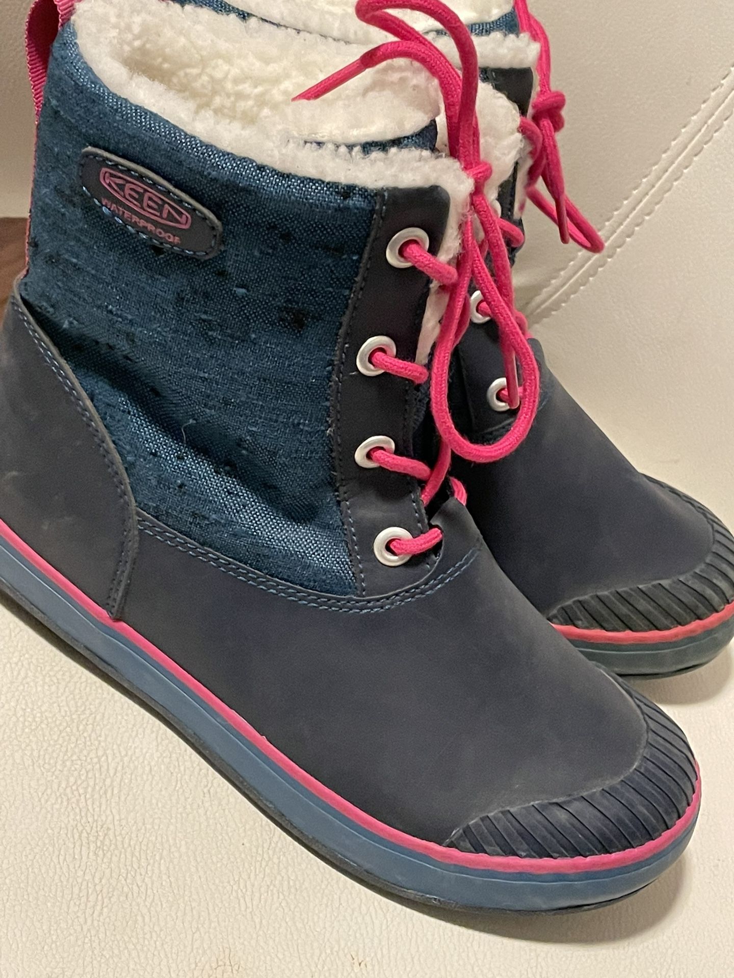 Keen Woman Winter Boots Size 37