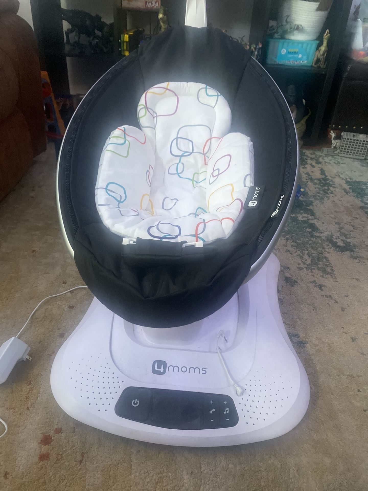 4Moms MamaRoo 4 5 unique Motions (baby Swing)