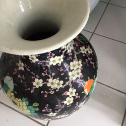Antique Flower 🌹 Design Vase Thumbnail