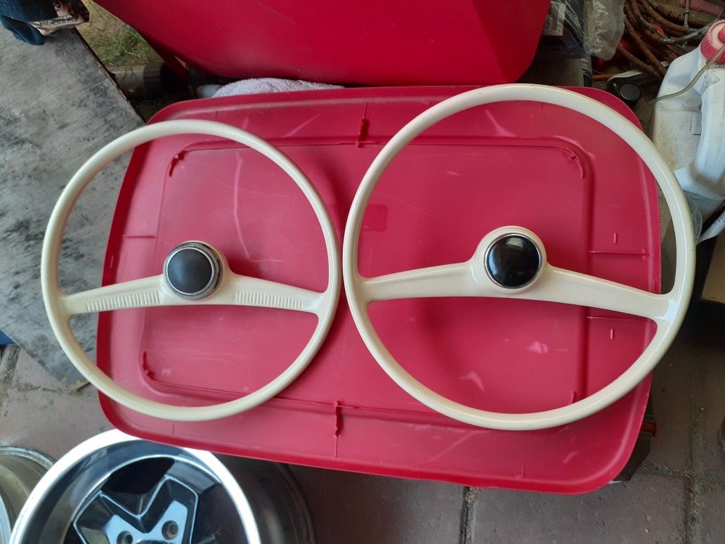 Vw bug semi batwing steering wheel for Sale in La Puente, CA OfferUp