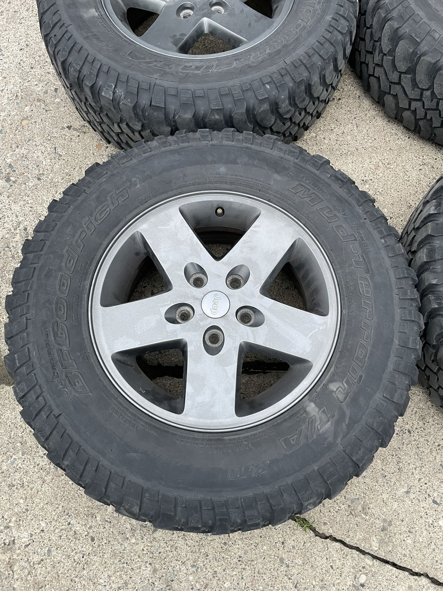 17" Jeep wheels And Tires