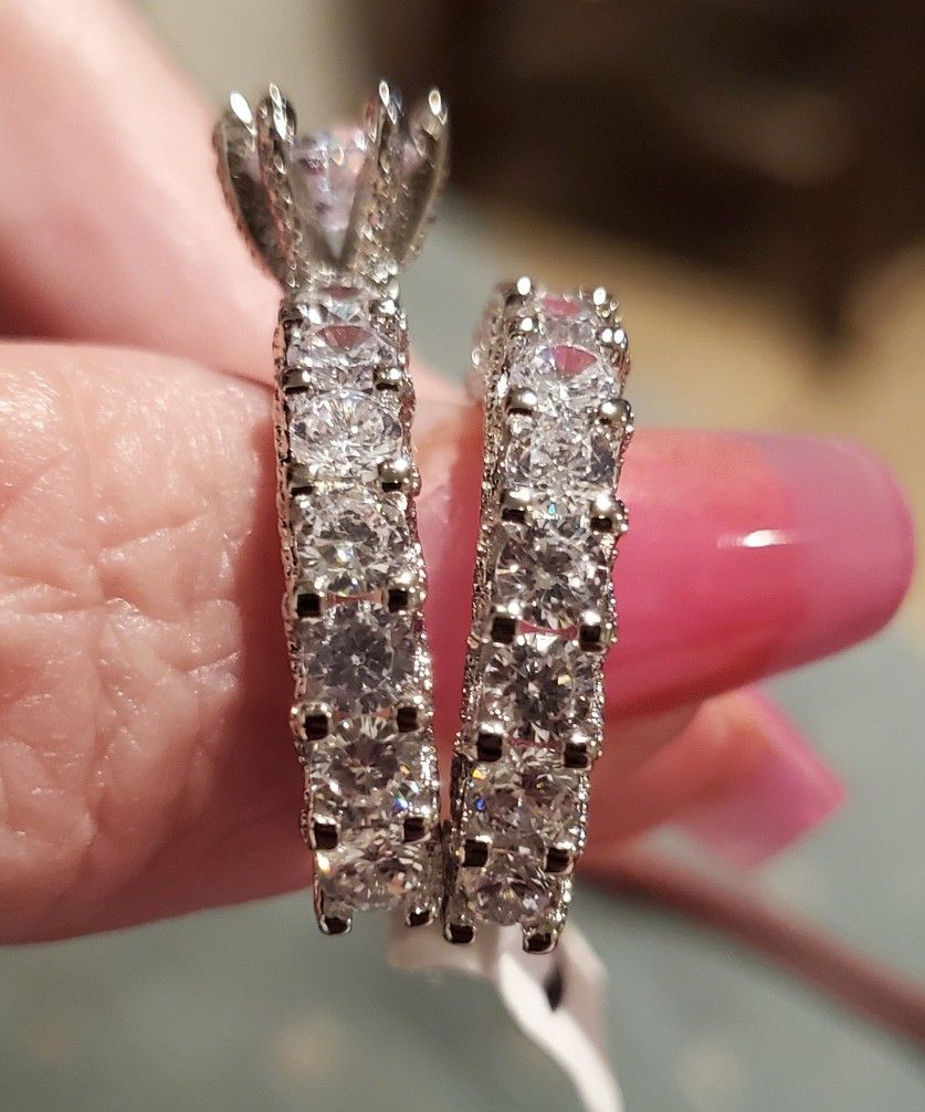 1ct. Round cut wedding set.... size 6