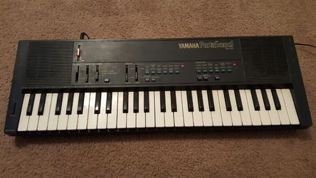 Yamaha PortaSound PSS-450 49 Key Electronic Piano Keyboard 