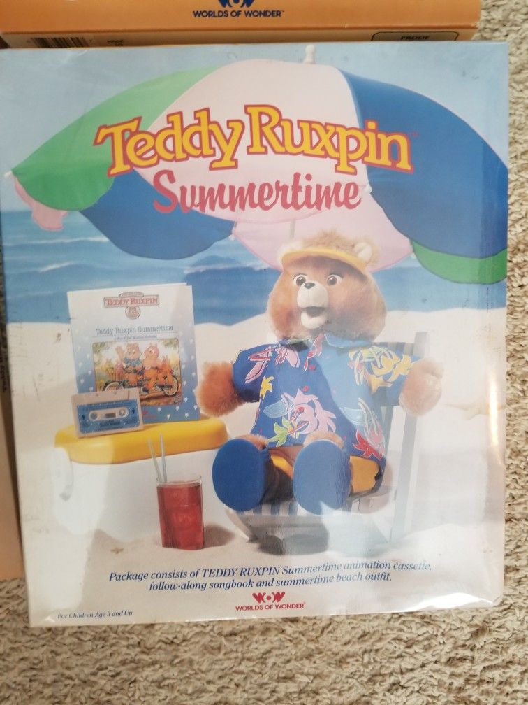 1985 Teddy Ruxpin Mint In Box With Extras.