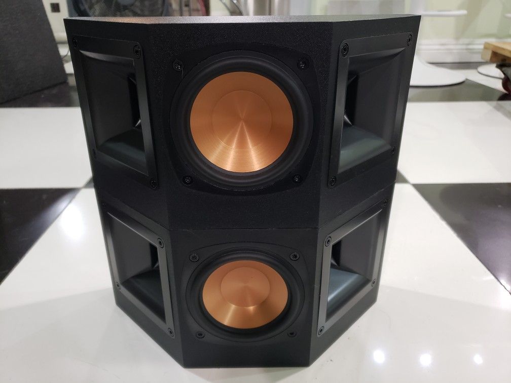 Klipsch RS 41 II 400 Watts Peak (Pair) Bookshelf or wall speakers like new, perfect working, amazing