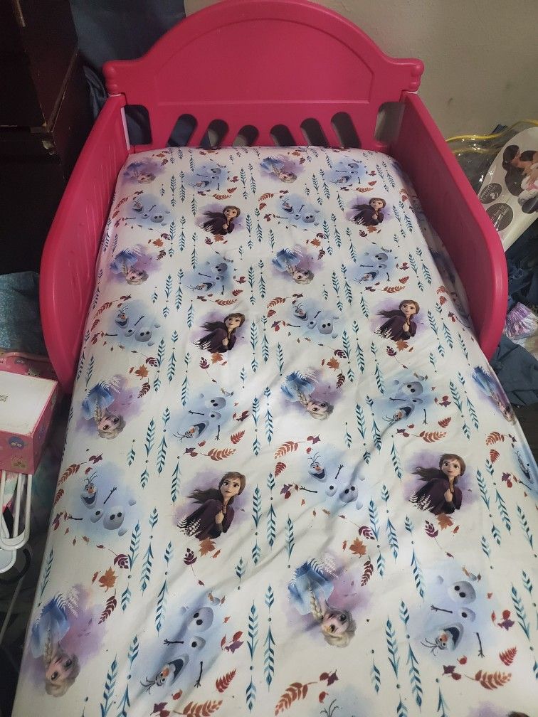 Hello Kitty TODDLER BED
