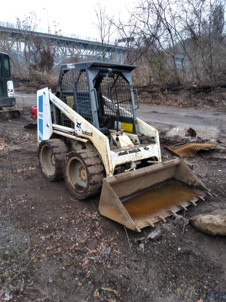 Bobcat skid steer model 742 for Sale in Mount Oliver, PA - OfferUp