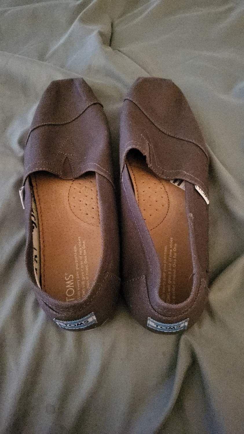 Size 10 Like New Toms