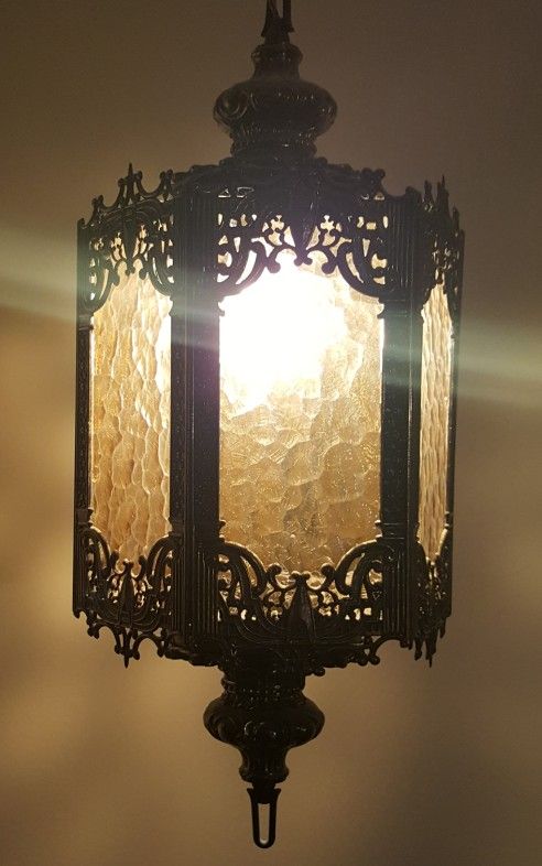 Vintage Gothic Style Pendant Light - Perfect Plug Light for a indoor Haloween Party