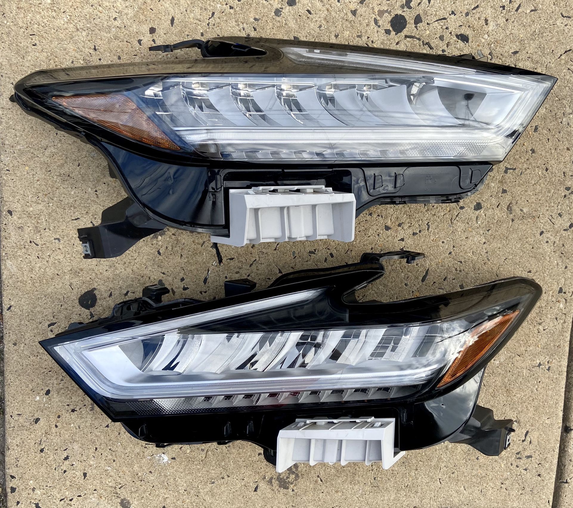 2021 Nissan Maxima Headlights