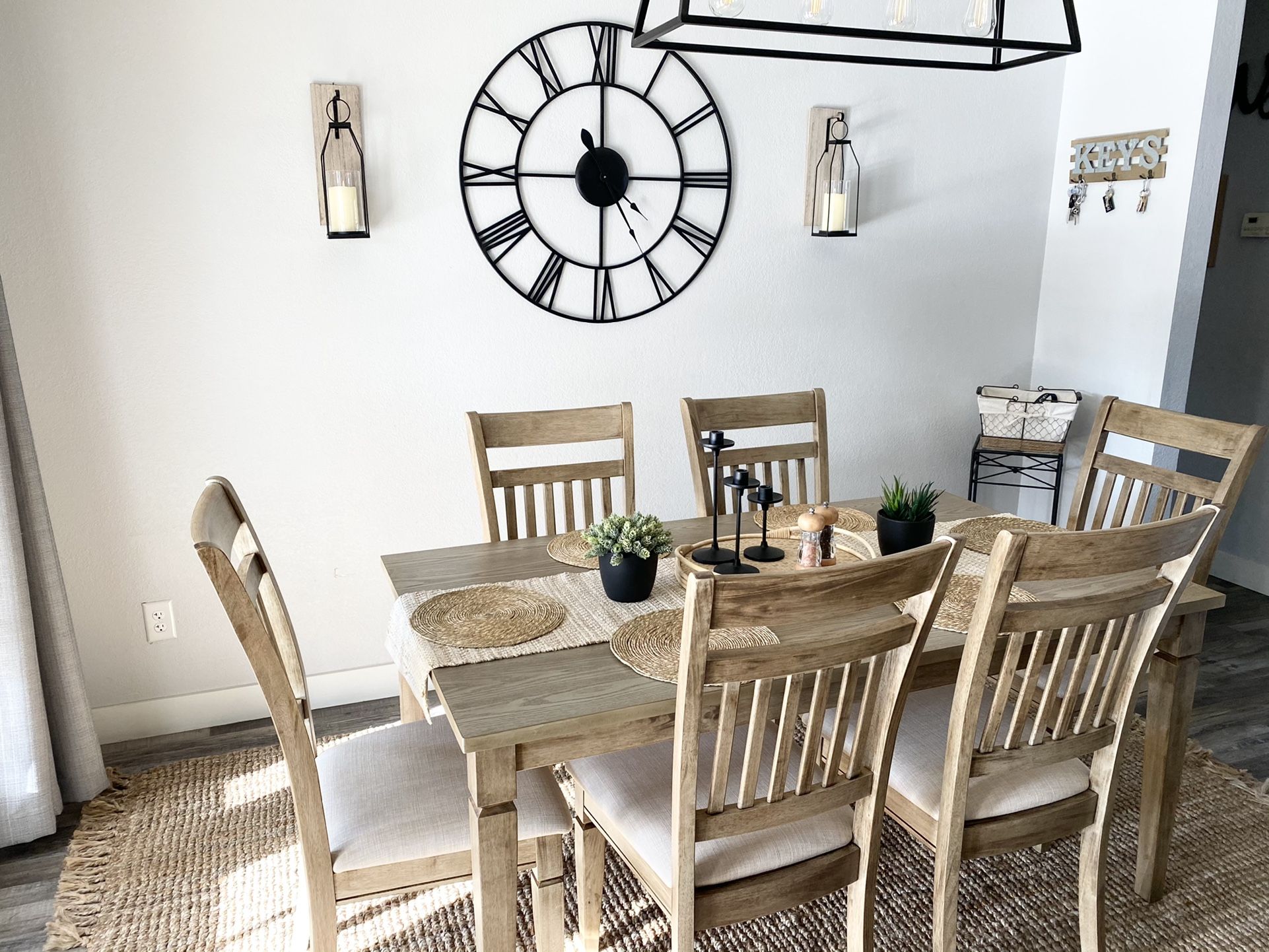 New 7 Pieces Dining Set