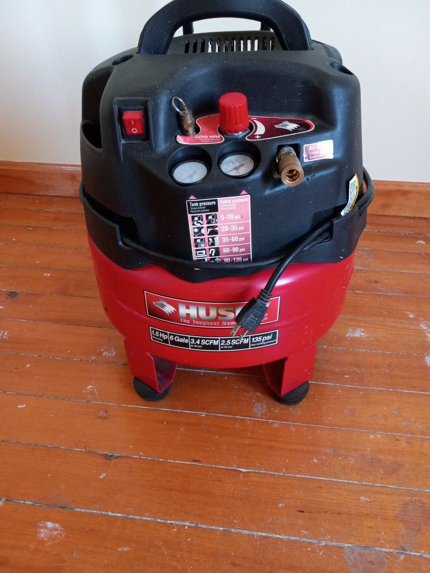Husky 6 Gallon Air Compressor Rollaway
