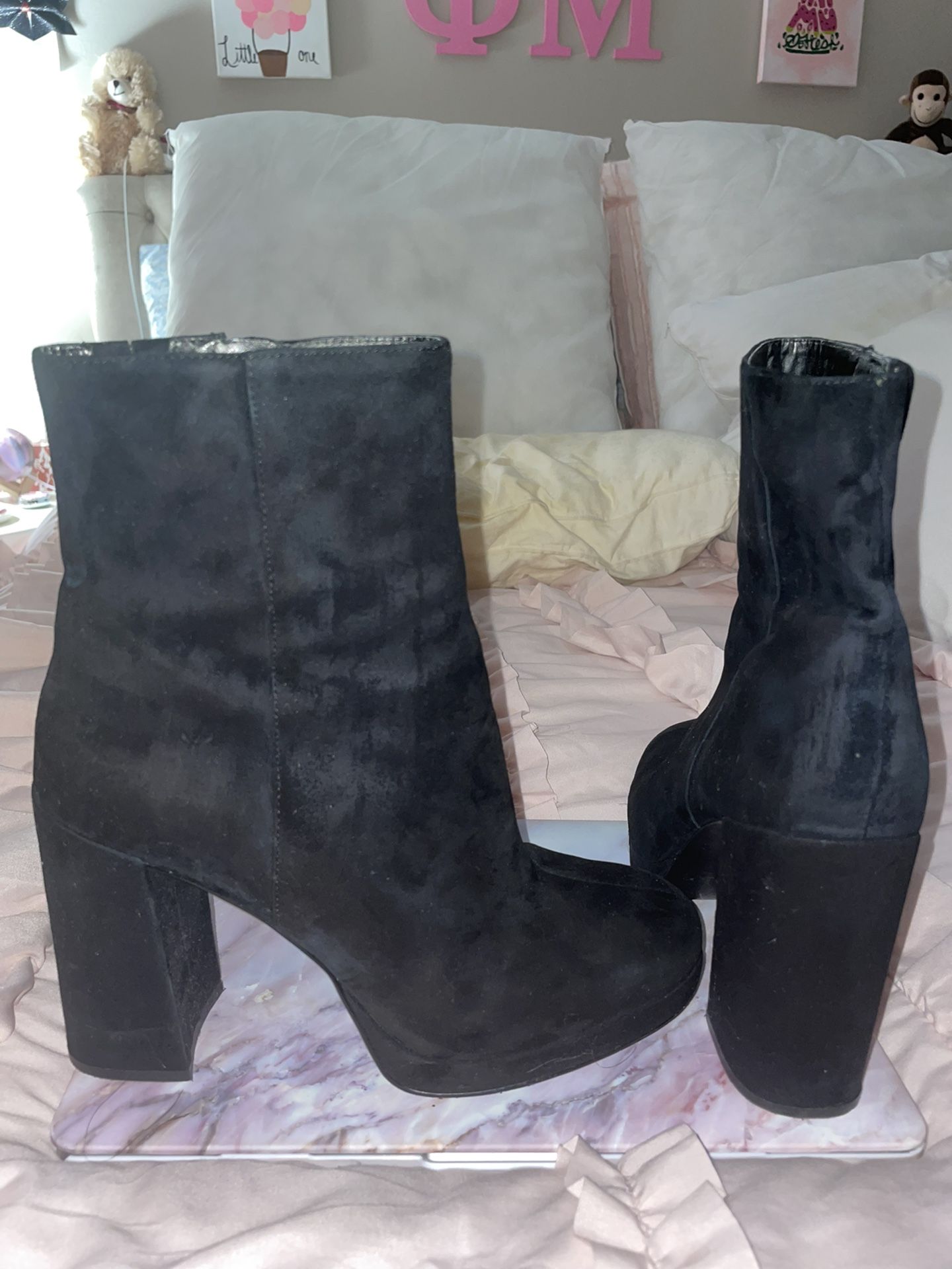 Steve Madden Main Black Suede Booties