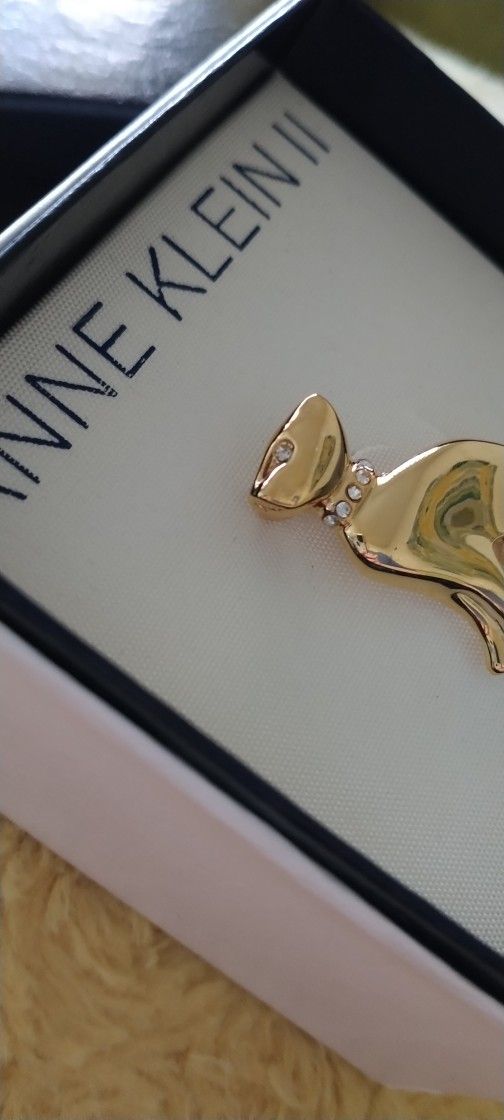Beautiful Gold Tone Cat Brooch By Anne Klein ll