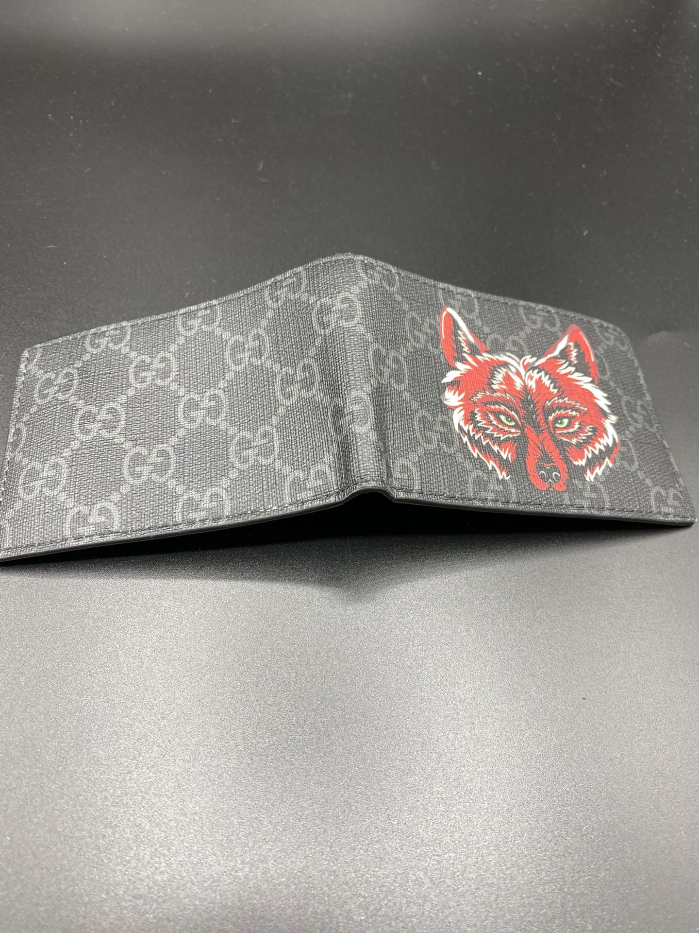 Gucci Wolf Print Wallet GG Supreme Authentic