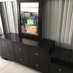 3 Piece bedroom set And Mirror  Thumbnail