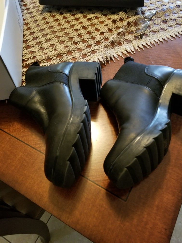 BOOTS Size 8