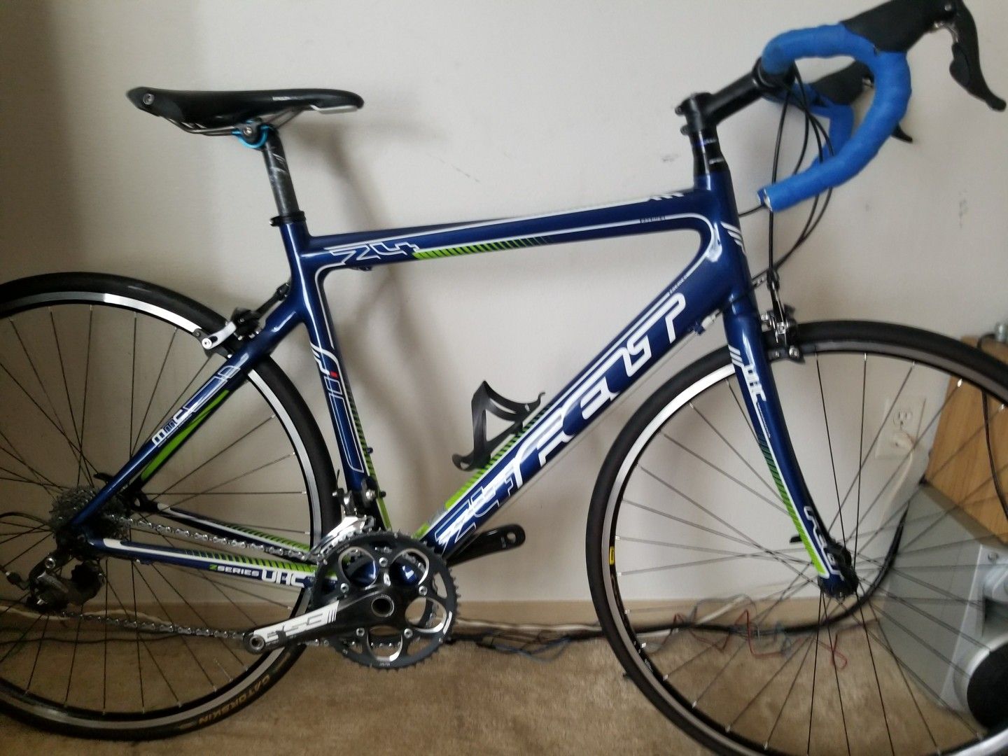 56cm FELT Z4 CARBON ROAD BIKE for Sale in Kent, WA OfferUp