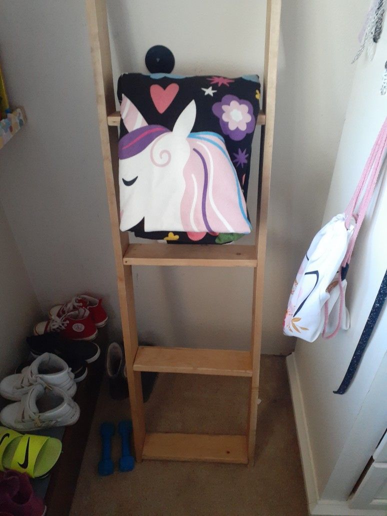 Small Ladder Shelf