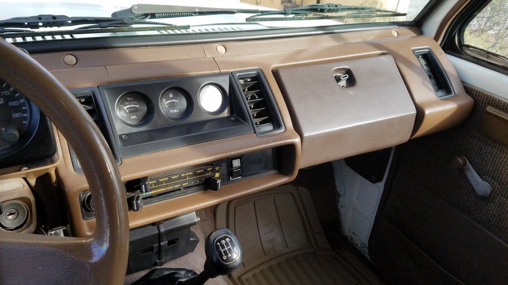 1989 Isuzu Trooper-4WD-Manual/Stick Shift- Runs Great-Clean Title In Hand