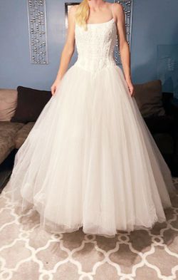 Wedding Dress Size 6/7 Thumbnail