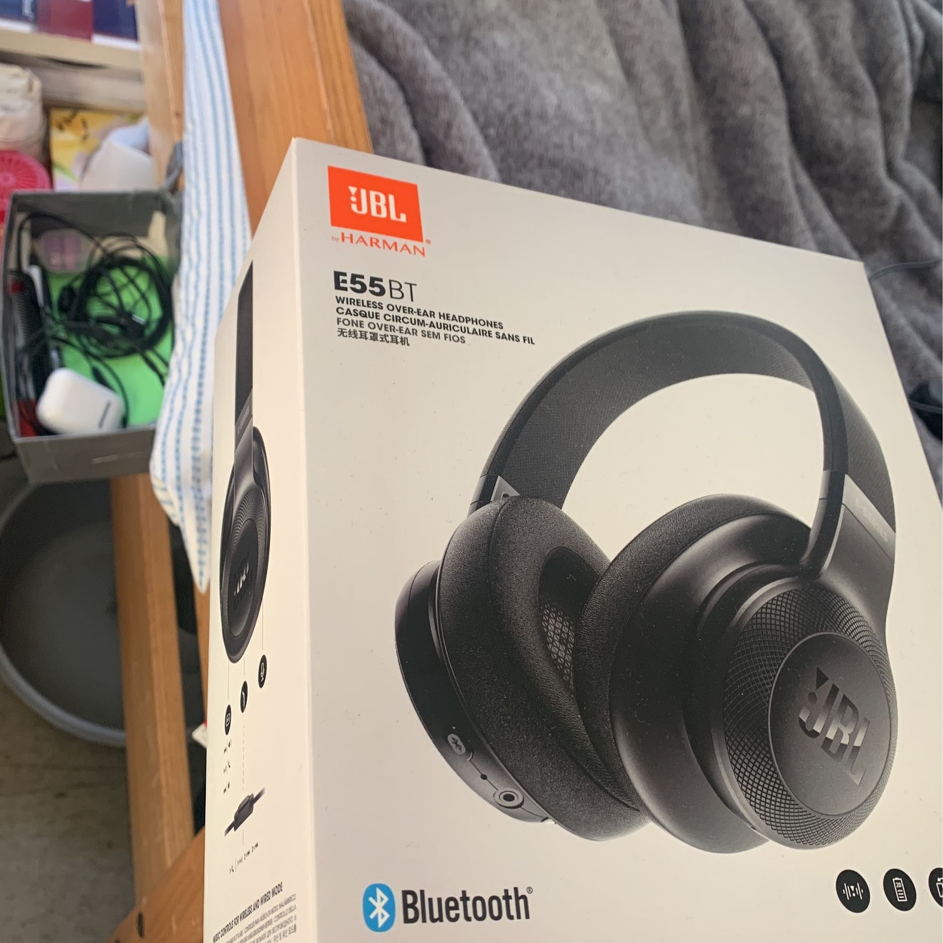 JBL Over Ear wireless headphones