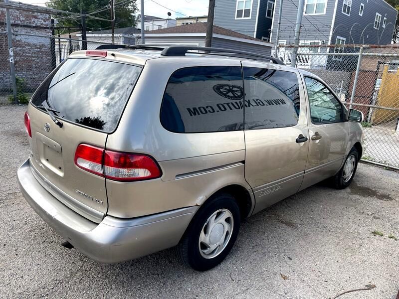 2001 Toyota Sienna