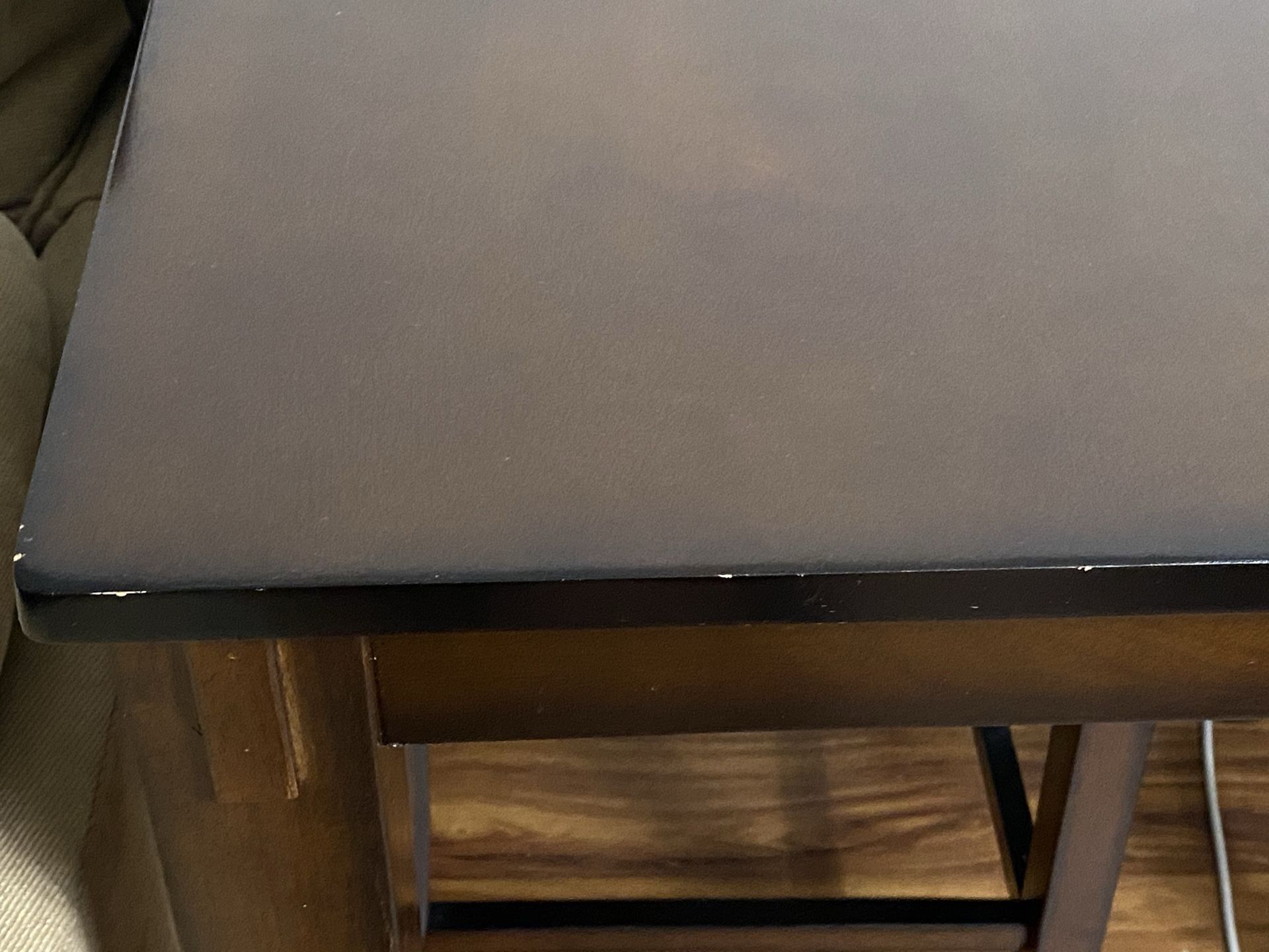Good condition table set!