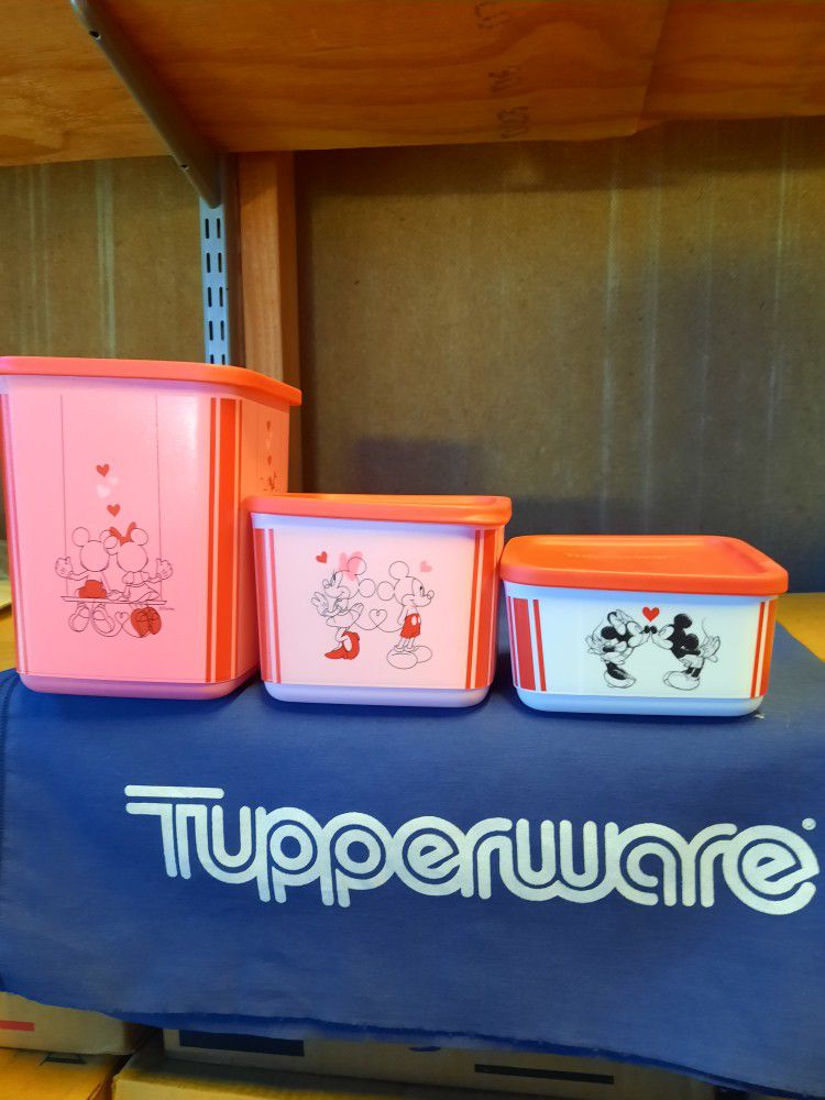 New Tupperware Mickey and Minnie Mouse 3 piece canisters for $30.00 pick-up only, No entregas a Domicilio Bilingual Hablo Español