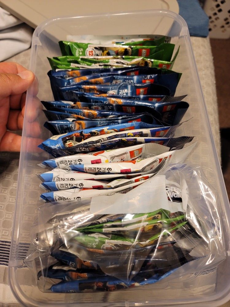 Lot Of 10 Random Lego Minifigures -New!