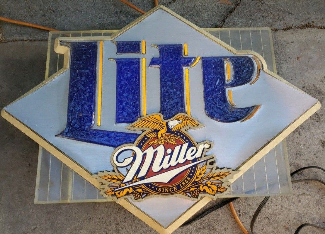 Miller Lite Beer Sign Light Up Vintage Pub Bar Decoration Draft Bud Coors