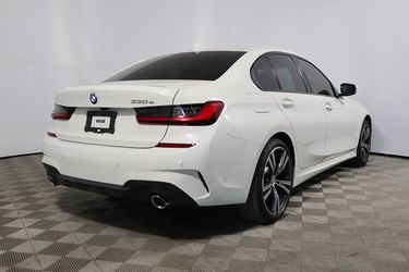 2021 BMW 3 Series Thumbnail