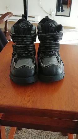 Toddler Snow Boots Size 8 Thumbnail