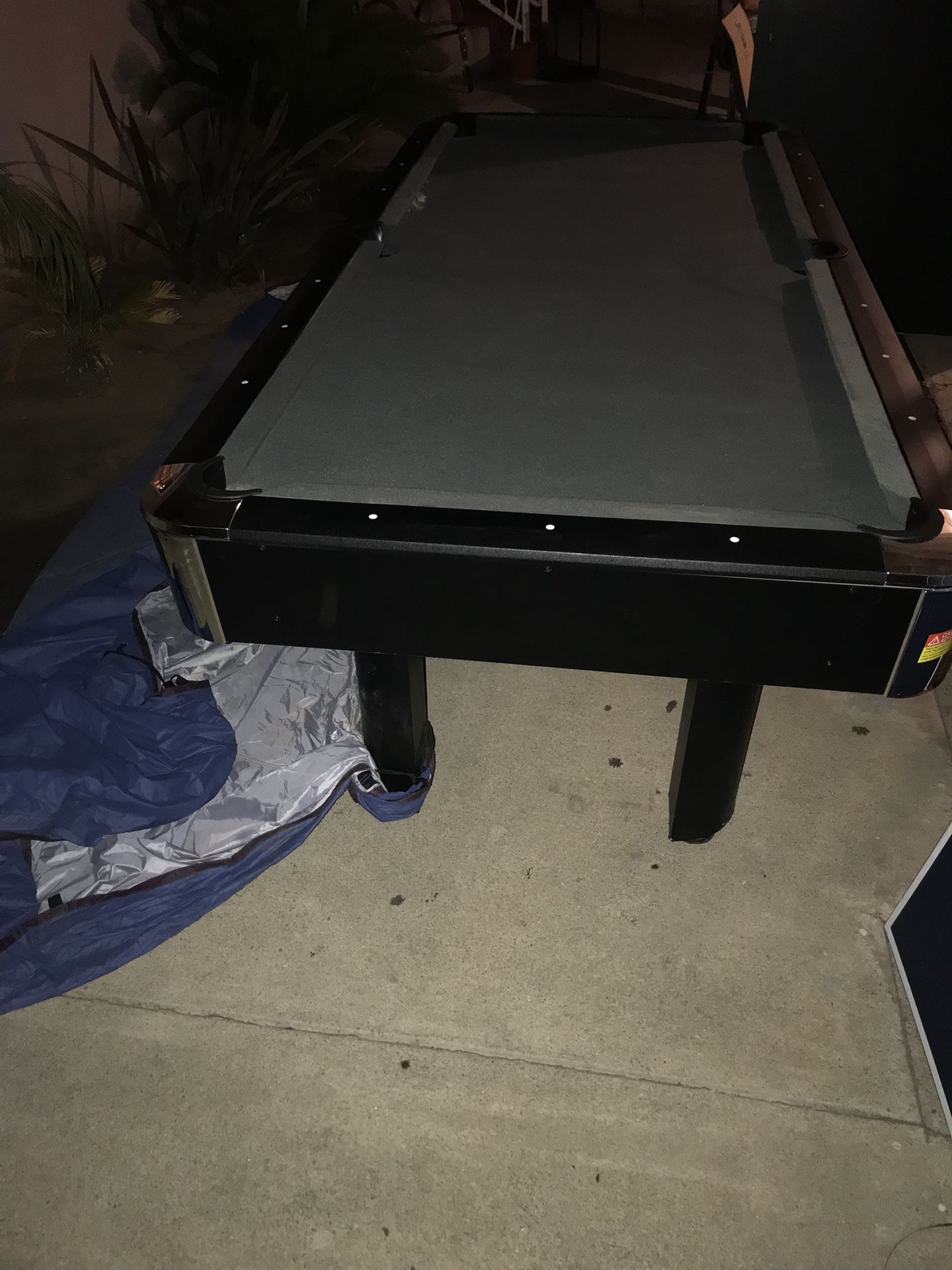 Pool table