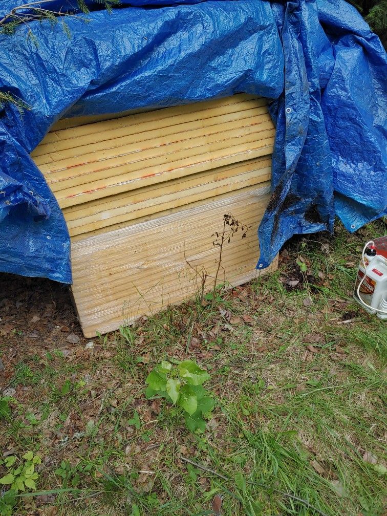 Atlas Rigid Insulation Foil Both Sides 4'x8'x1.5" 30 Sheets Plus 6 Extra With Damaged Corners And Some 1" 4x8 Sheets.