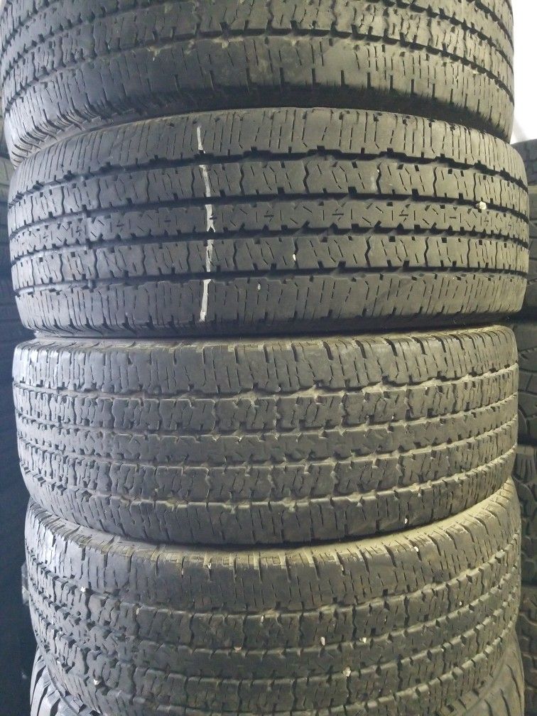 Vendo un set de llantas LT 245/70/R17 marca Farestone
