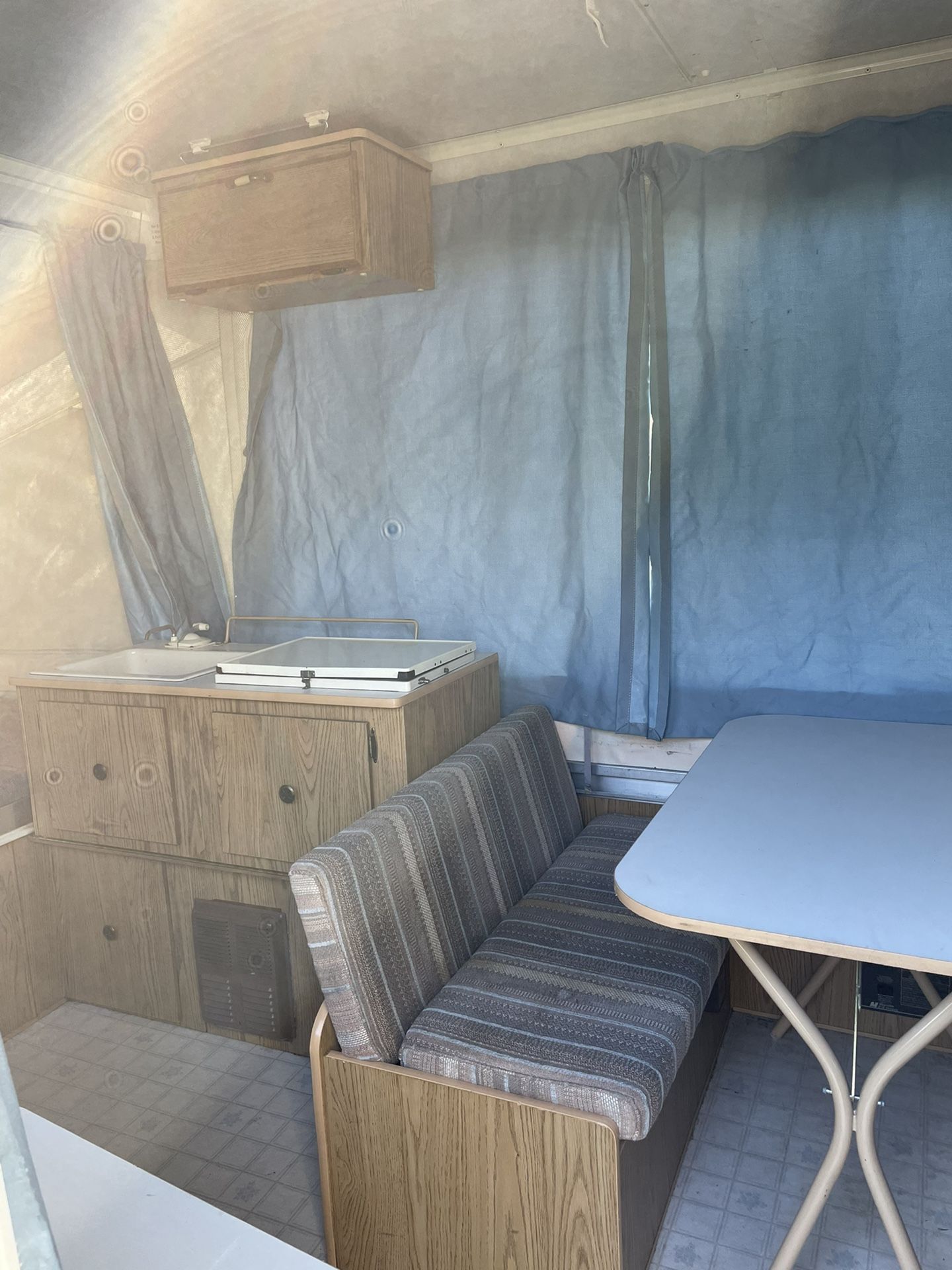 1992 Coleman Pioneer Voyager Tent Trailer