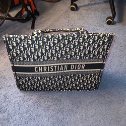 Christian Dior Tote Bag Thumbnail