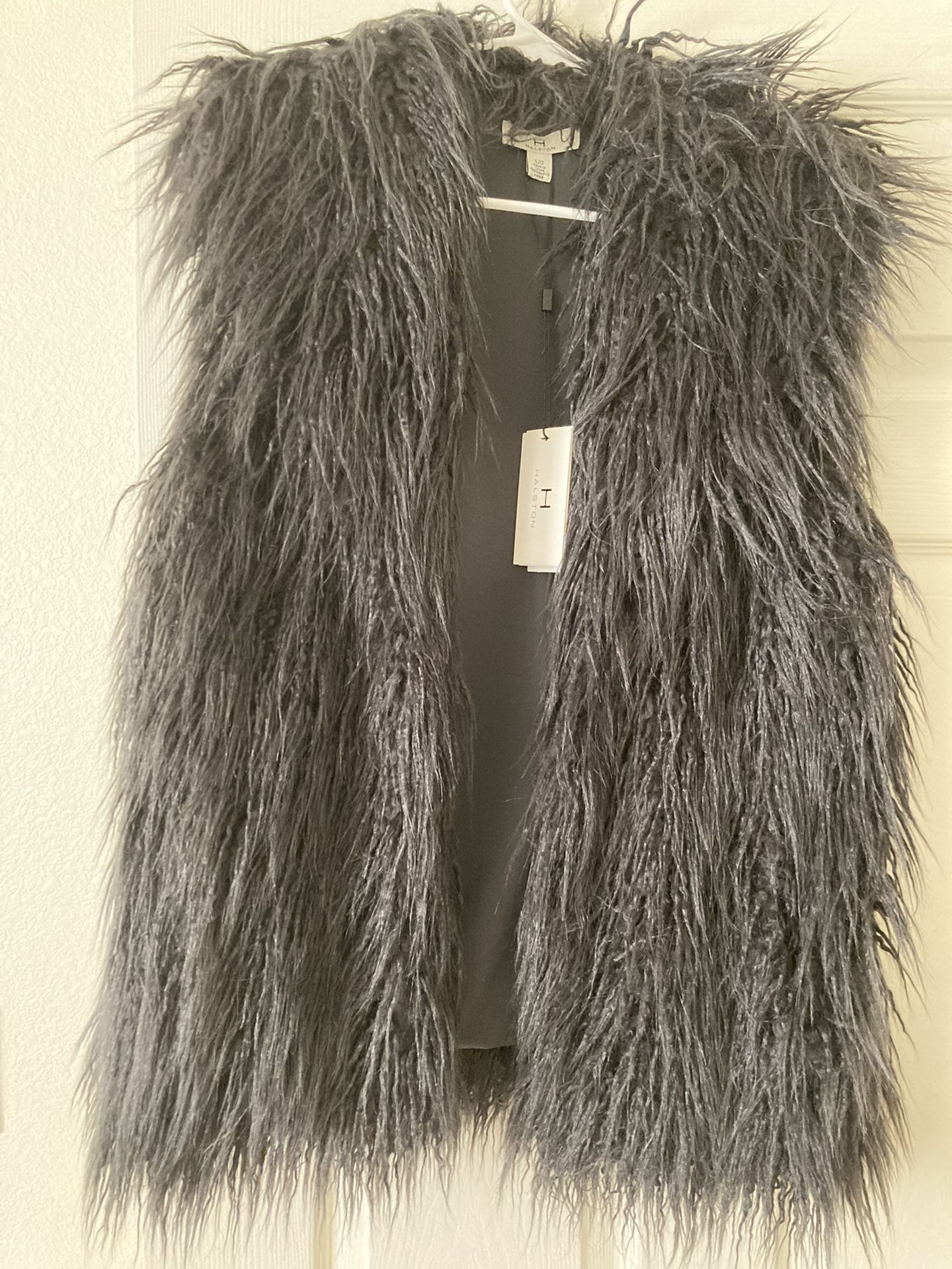 Women’s Size Lg Halston Faux Fur Vest(New) Tags