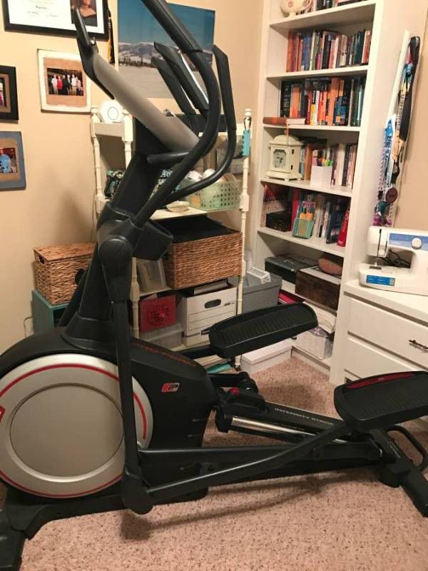 PROFORM 520 ENDURANCE. ELLIPTICAL MACHINE. ( LIKE. NEW. & DELIVERY AVAILABLE TODAY)