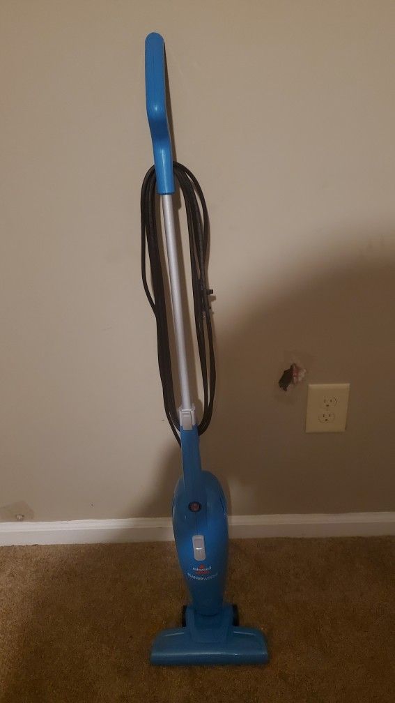 Vac Bissell Featherweight