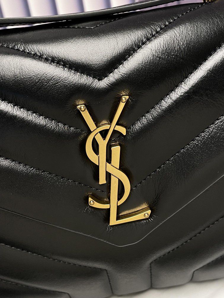 YSL Yves Saint Laurent Lou Lou bag black with gold hardware 23x17x9cm 494699