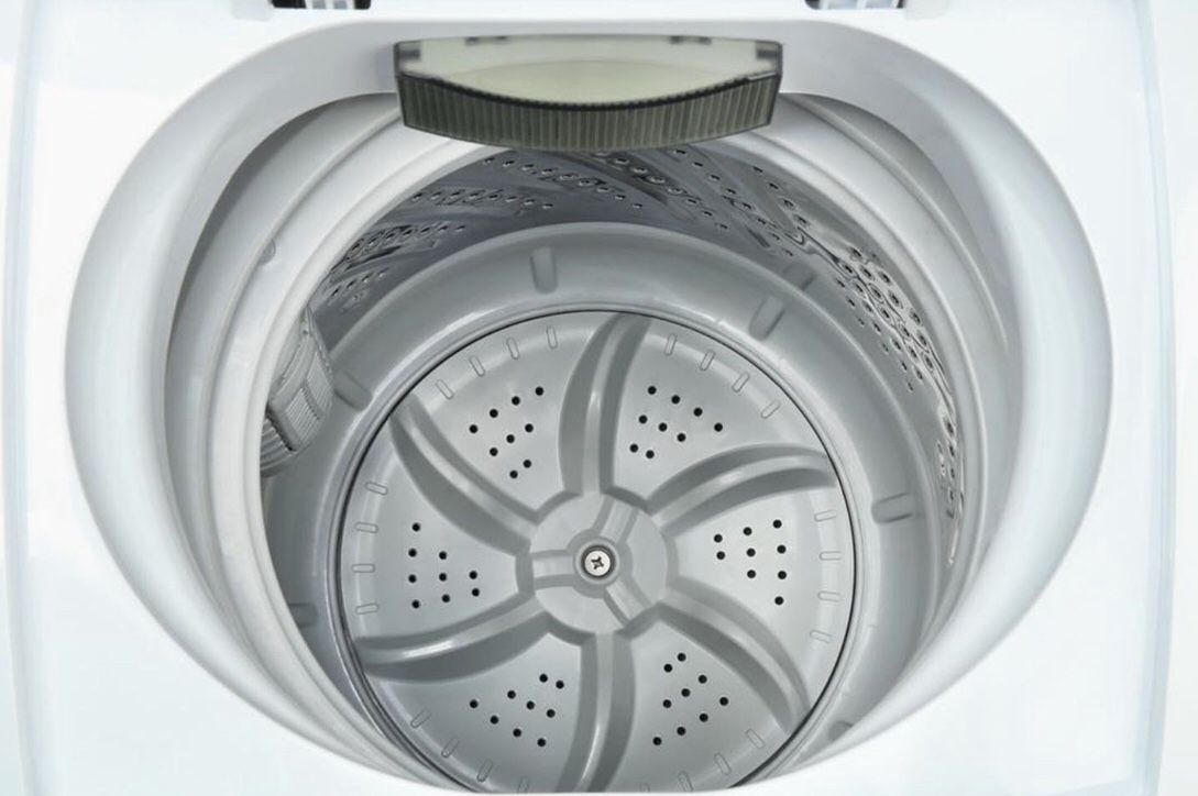 Magic Chef 0.9 cu ft Compact Top-Load Washer in White