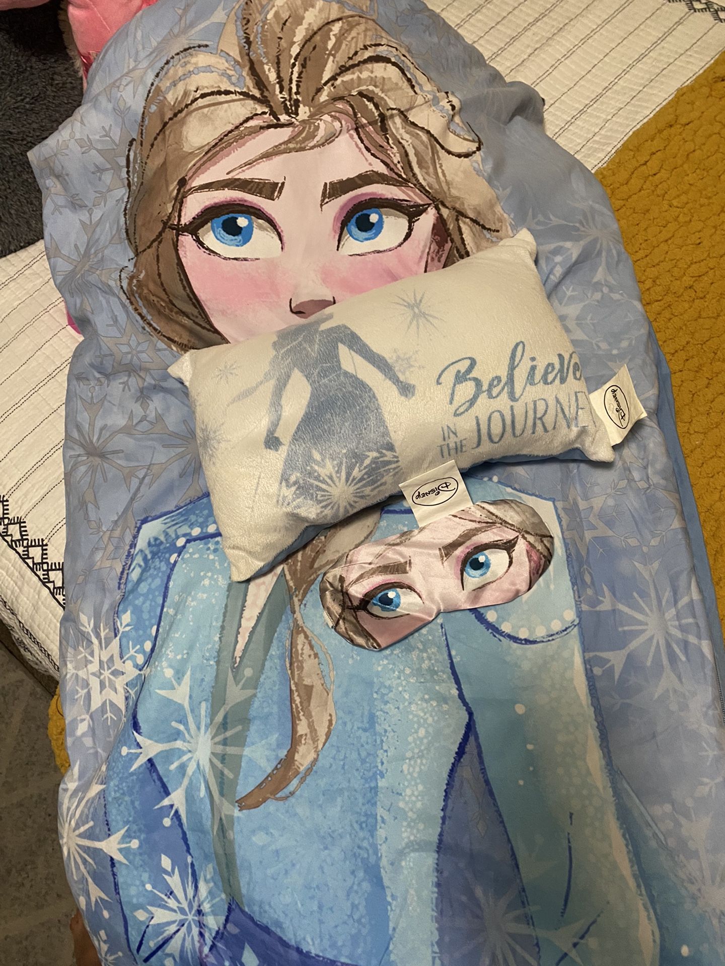Elsa Sleeping bag with Pillow and eyemask