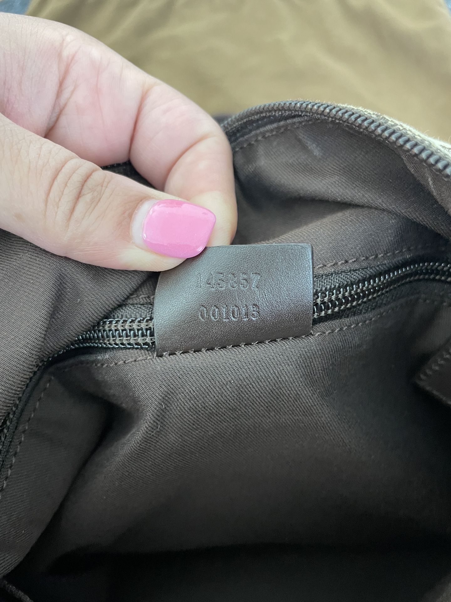 Gucci Messenger Bag Authentic