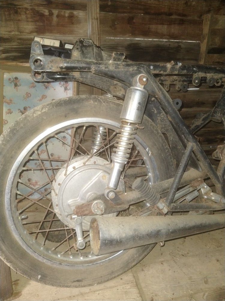 1975 Kawasaki frame